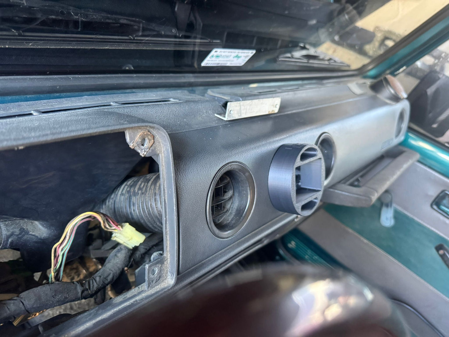 Suzuki Samurai 1985-1988 A/C Pod Mount